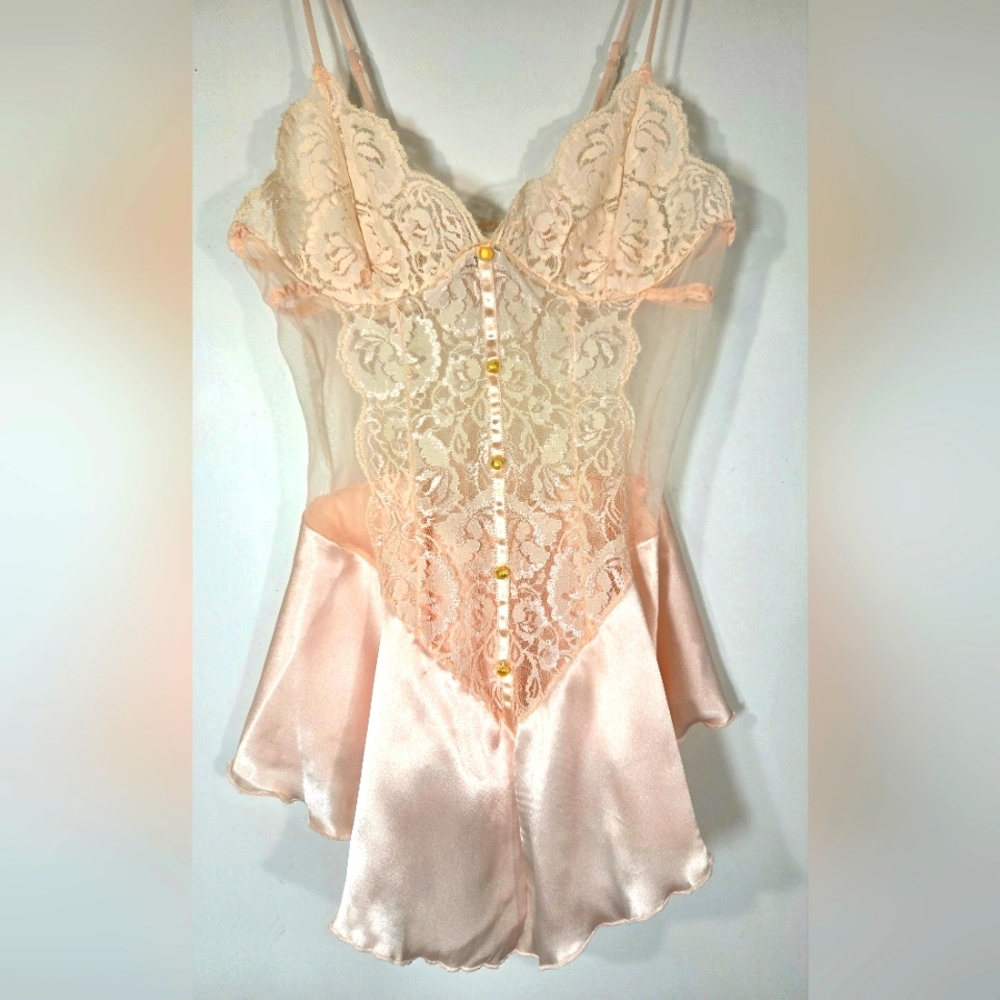 ANDREA KRISTOFF FOR ESCANTÉ TWO PIECE LINGERIE. - Picture 6 of 9